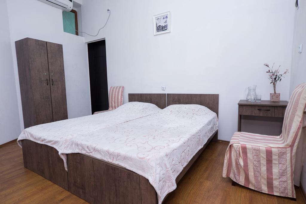 Tiflisi Guest House Habitación foto