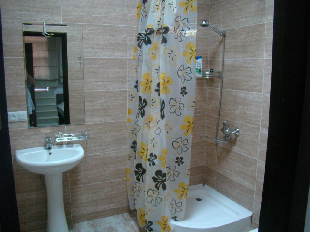 Tiflisi Guest House Habitación foto